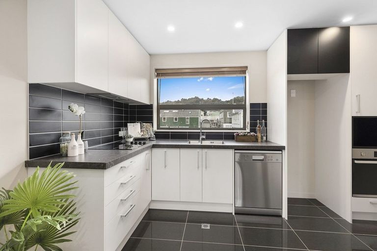 Photo of property in 17/31u Princess Terrace, Newtown, Wellington, 6021