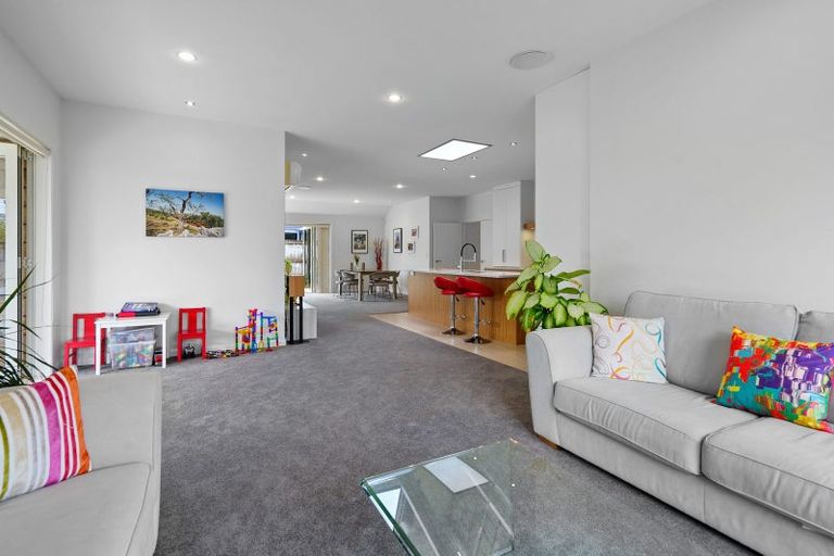 Photo of property in 7 Norfolk Drive, Cambridge, 3434