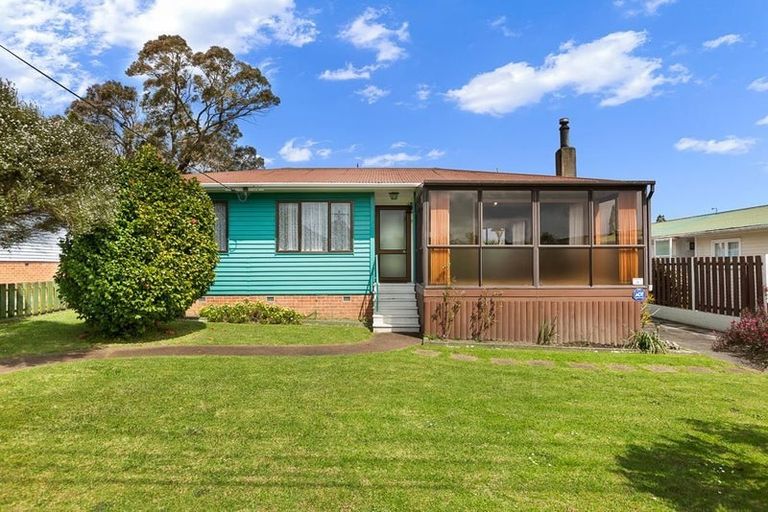 Photo of property in 12 Garelja Road, Henderson, Auckland, 0612