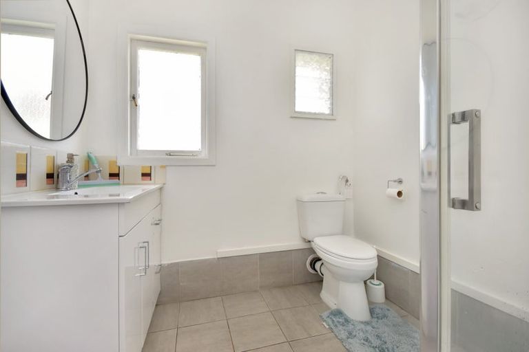 Photo of property in 4039 Great North Road, Glen Eden, Auckland, 0602