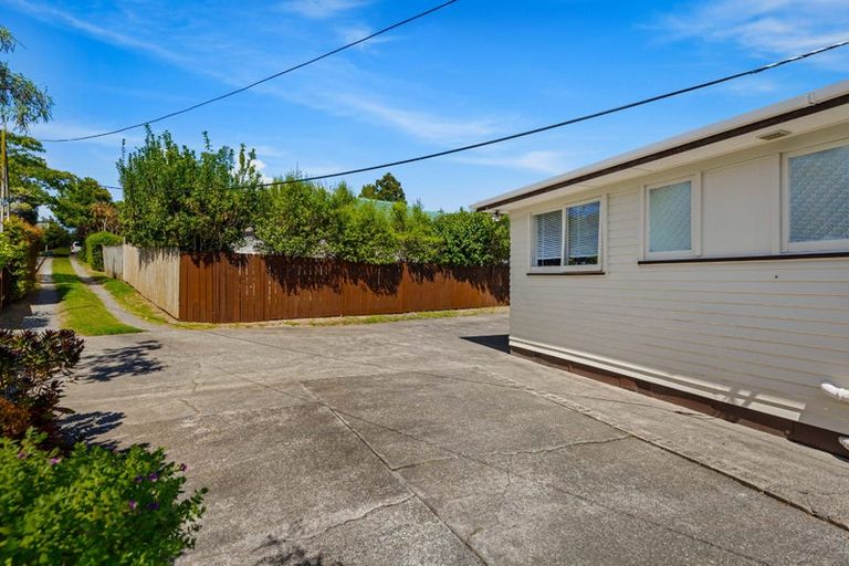 Photo of property in 114a Mcleod Road, Te Atatu South, Auckland, 0610