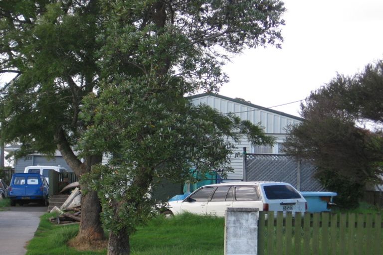 Photo of property in 40 Fairdene Avenue, Henderson, Auckland, 0610