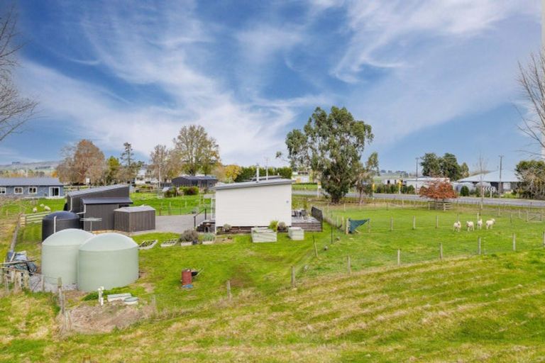 Photo of property in 417 Racecourse Road, Waipukurau, 4282