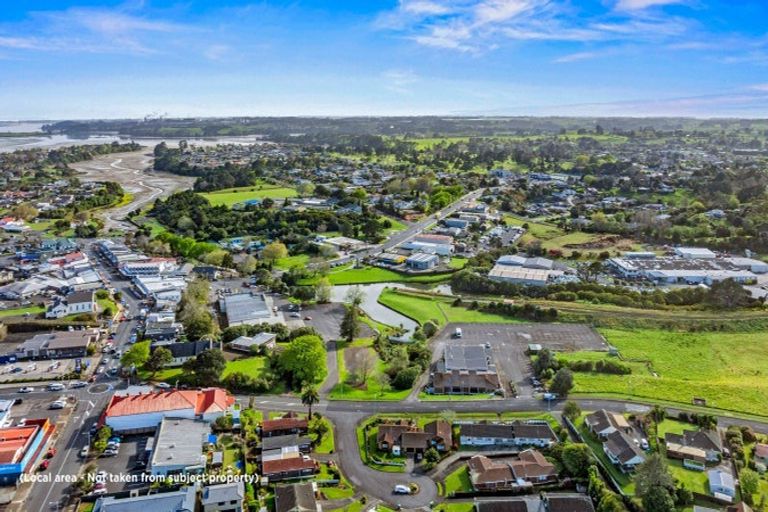 Photo of property in 4 Manga Toitoi Place, Waiuku, 2123