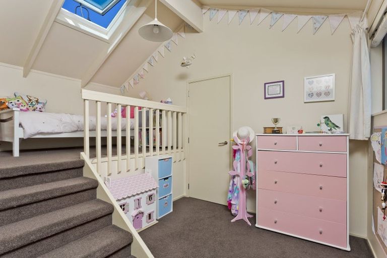 Photo of property in 20 Kallista Place, Browns Bay, Auckland, 0630