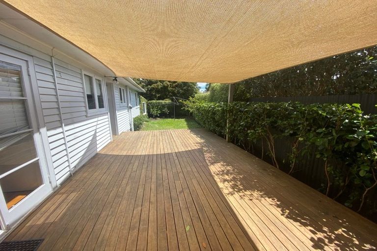 Photo of property in 1/14 Roberts Road, Te Atatu South, Auckland, 0610