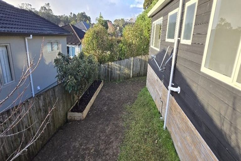 Photo of property in 2/24 Wylie Avenue, Sunnynook, Auckland, 0620