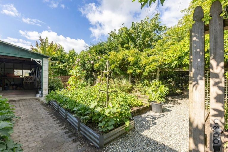 Photo of property in 76 Awaroa Road, Helensville, 0800