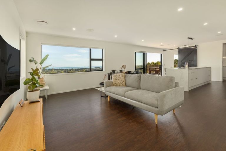 Photo of property in 94 Kotare Street, Waikanae, 5036