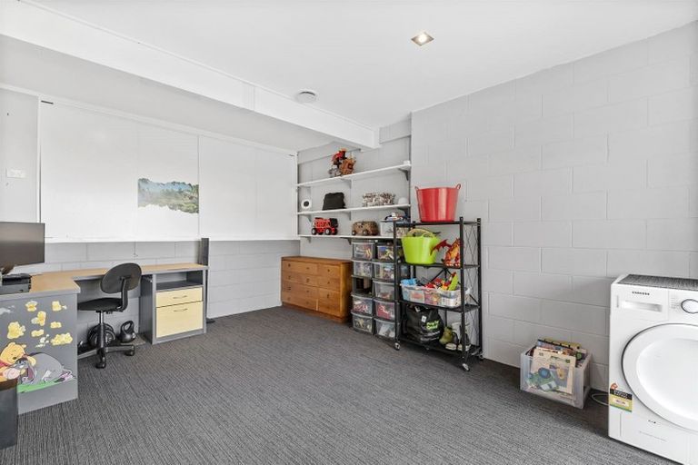 Photo of property in 1/57a Hogans Road, Glenfield, Auckland, 0629