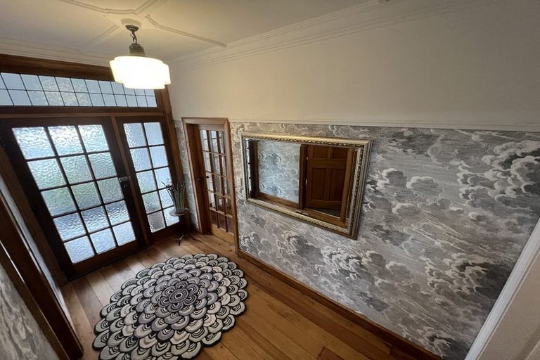 Photo of property in 132 Lyall Parade, Lyall Bay, Wellington, 6022