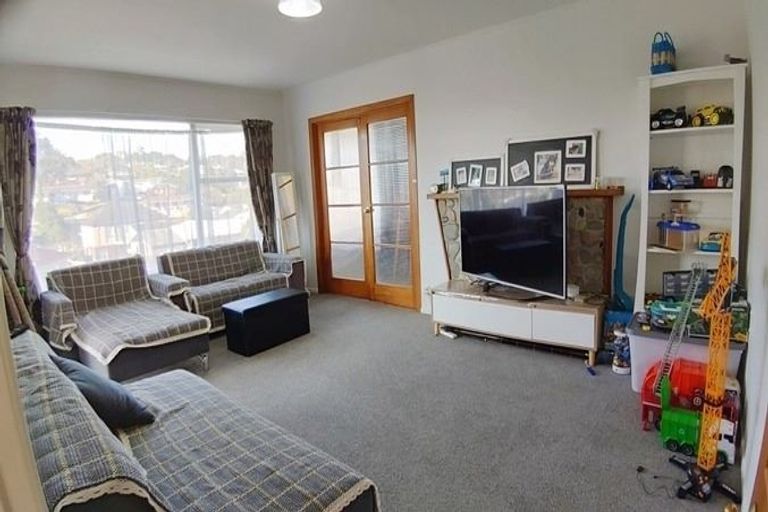 Photo of property in 33 Lingfield Street, Glenfield, Auckland, 0629