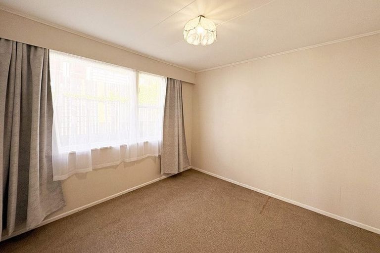 Photo of property in 1 Holmes Grove, Naenae, Lower Hutt, 5011