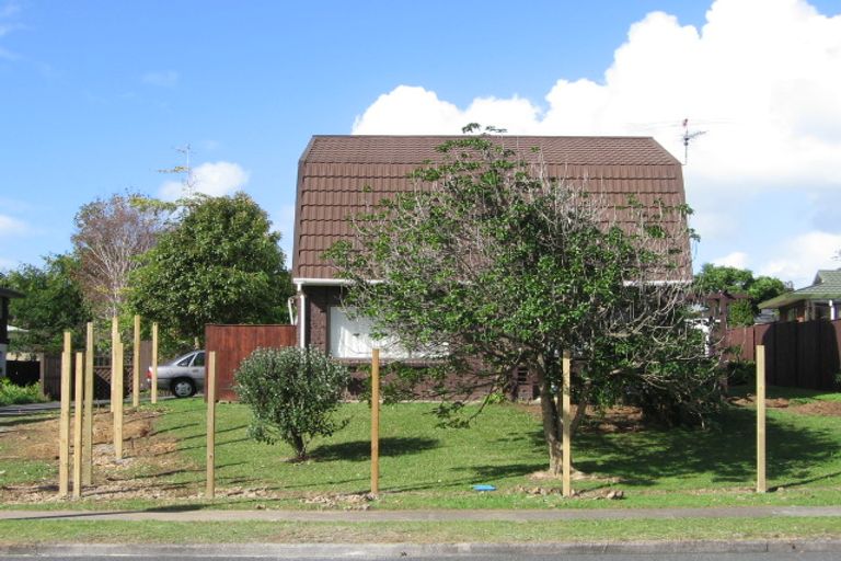 Photo of property in 2/166 Prince Regent Drive, Farm Cove, Auckland, 2012