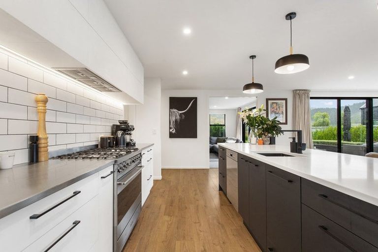 Photo of property in 4 Caro Lane, Cracroft, Christchurch, 8022
