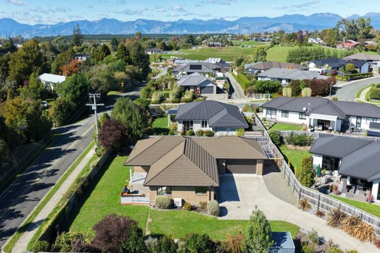 Photo of property in 10 Les Wakefield Road, Mapua, 7005