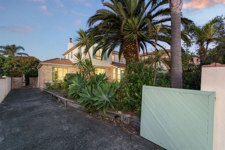 Photo of property in 19 Gilberd Place, Torbay, Auckland, 0630