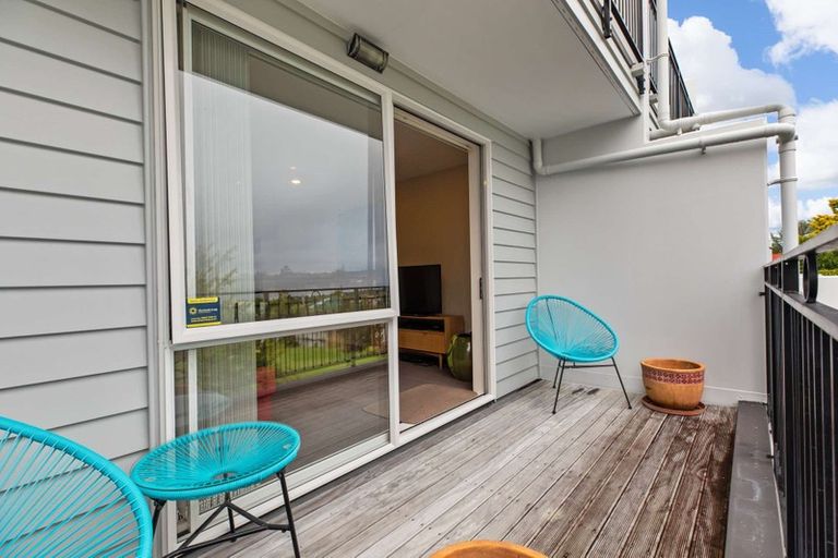 Photo of property in 11/6 Islington Avenue, New Lynn, Auckland, 0600