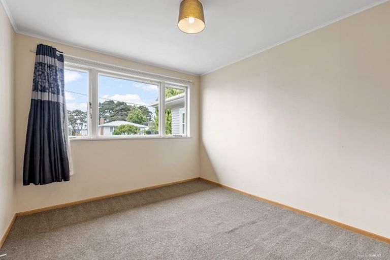 Photo of property in 24 Helena Street, Massey, Auckland, 0614