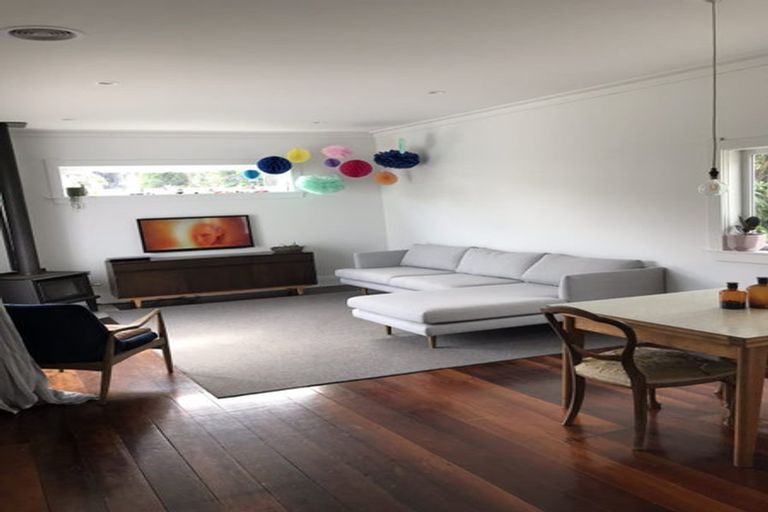 Photo of property in 28 Nikau Street, New Lynn, Auckland, 0600