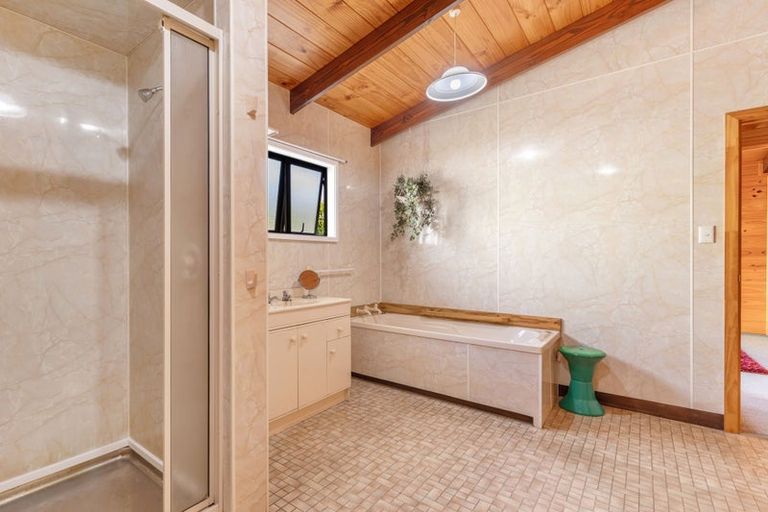 Photo of property in 17 Huia Street, Waikawa, Picton, 7220