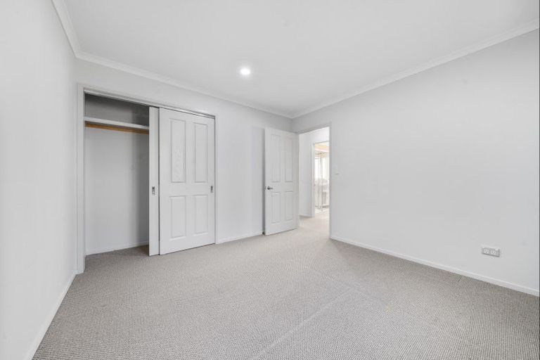 Photo of property in 4 Frederick Place, Whalers Gate, New Plymouth, 4310
