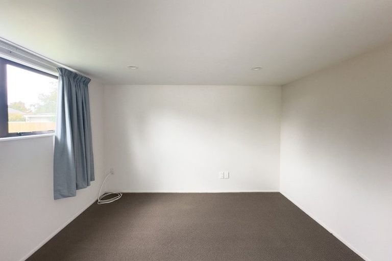Photo of property in 32 Bateman Avenue, Bryndwr, Christchurch, 8053