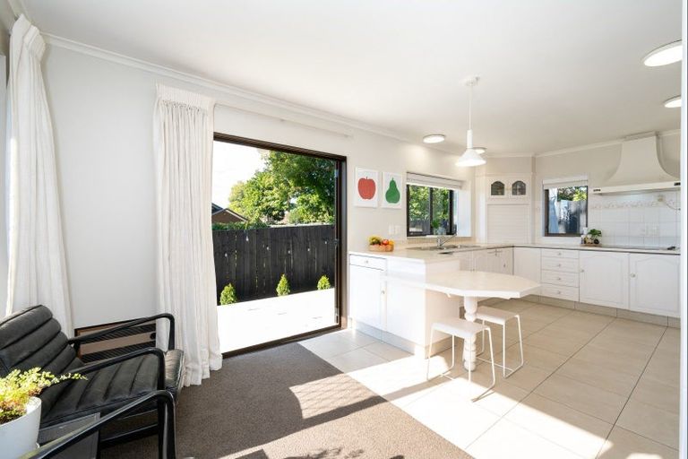 Photo of property in 2 Chestnut Court, Havelock North, 4130