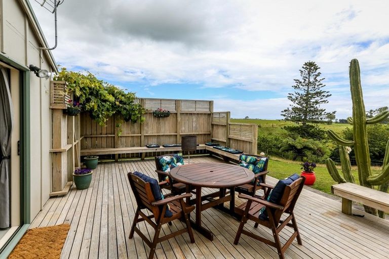 Photo of property in 595 Inland Road North, Onaero, Waitara, 4383