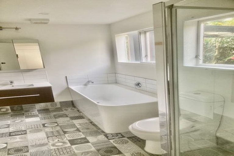 Photo of property in 8b Fiesta Grove, Raumati Beach, Paraparaumu, 5032