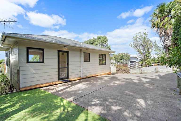 Photo of property in 899a East Coast Road, Northcross, Auckland, 0632