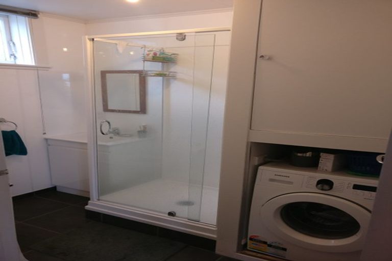 Photo of property in 38 Sugarloaf Road, Brooklyn, Wellington, 6021