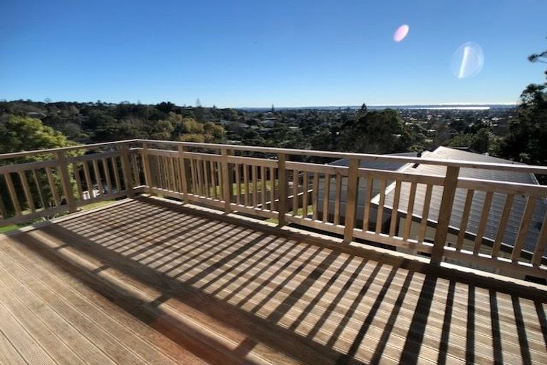 Photo of property in 213a Golf Road, Titirangi, Auckland, 0604