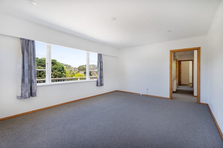 Photo of property in 8 Spenmoor Street, Newlands, Wellington, 6037