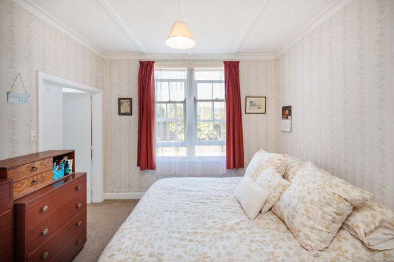 Photo of property in 11 Brightwater Terrace, Terrace End, Palmerston North, 4410