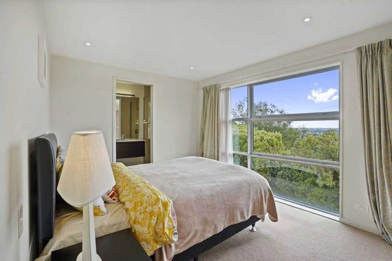 Photo of property in 33d Hackthorne Road, Cashmere, Christchurch, 8022