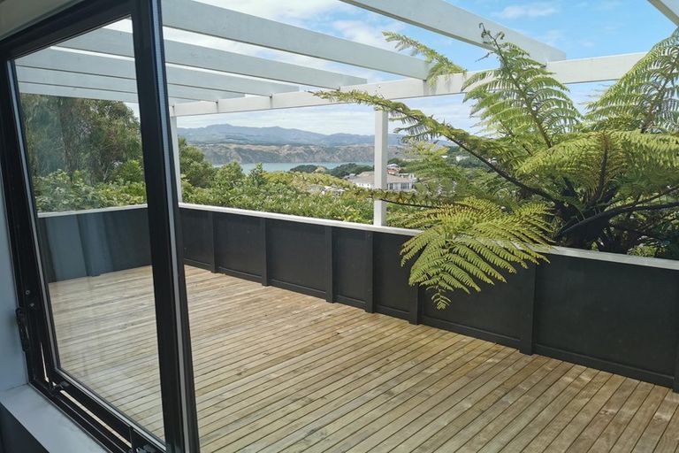 Photo of property in 15 Inverell Way, Seatoun, Wellington, 6022