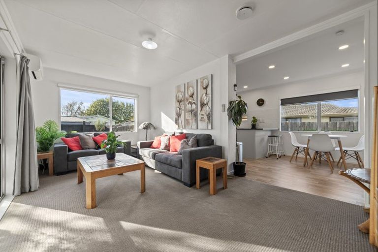 Photo of property in 10 Ashton Place, Highbury, Palmerston North, 4412