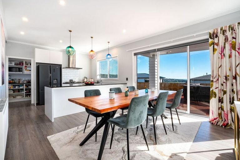 Photo of property in 3 Okataina Way, Aotea, Porirua, 5024