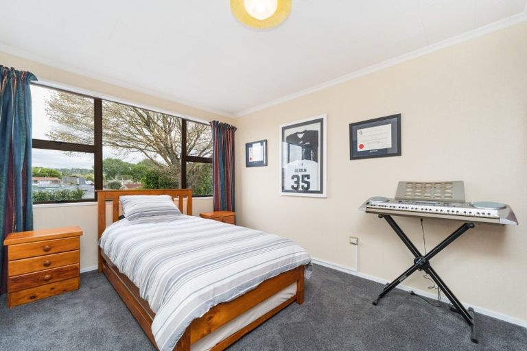 Photo of property in 16 Akaroa Avenue, Awapuni, Palmerston North, 4412