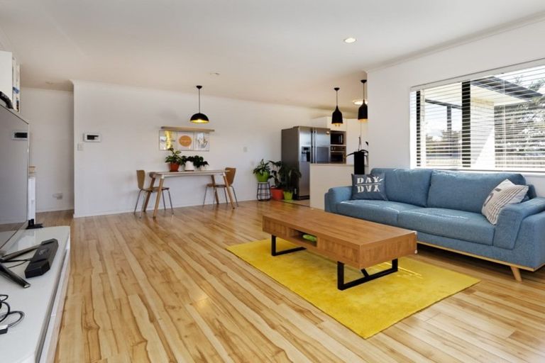 Photo of property in 9 Exotic Place, Massey, Auckland, 0614