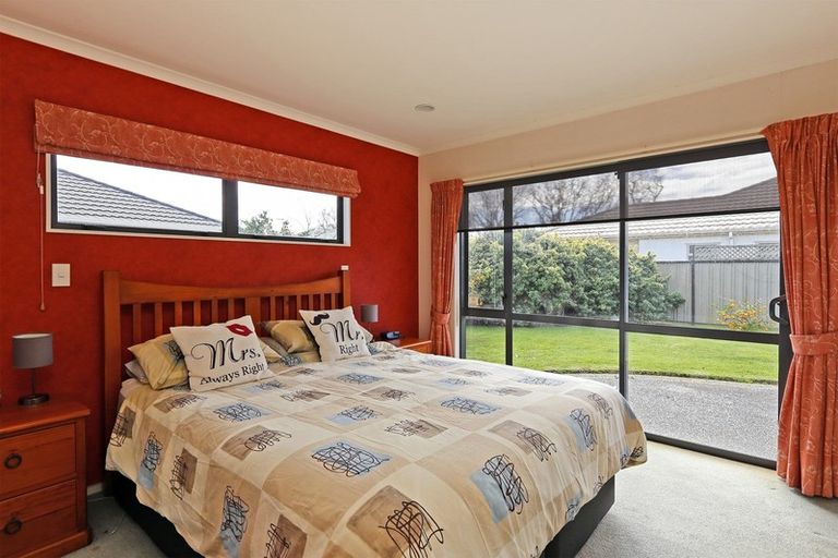 Photo of property in 10 Forbury Way, Taradale, Napier, 4112