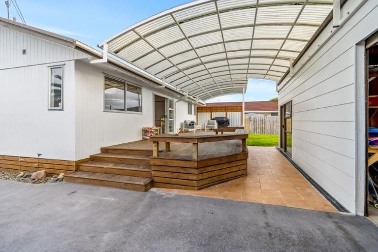 Photo of property in 21 Seaspray Drive, Mount Maunganui, 3116