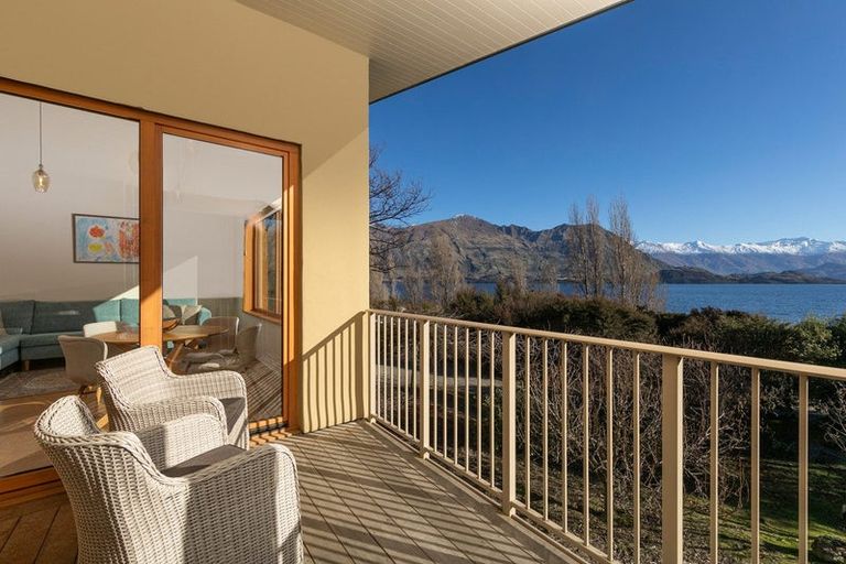 Photo of property in 337 Beacon Point Road, Wanaka, 9305