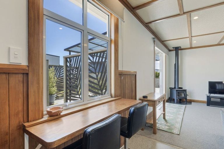 Photo of property in 7b French Street, Moturoa, New Plymouth, 4310