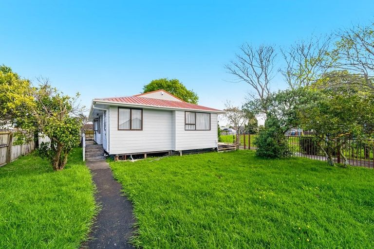 Photo of property in 109 Manuroa Road, Takanini, 2112