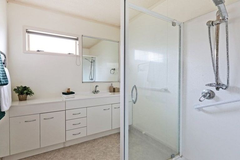 Photo of property in 1/427 Gloucester Street, Taradale, Napier, 4112