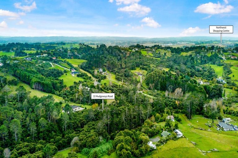 Photo of property in 33 Mudgeways Road, Massey, Auckland, 0614