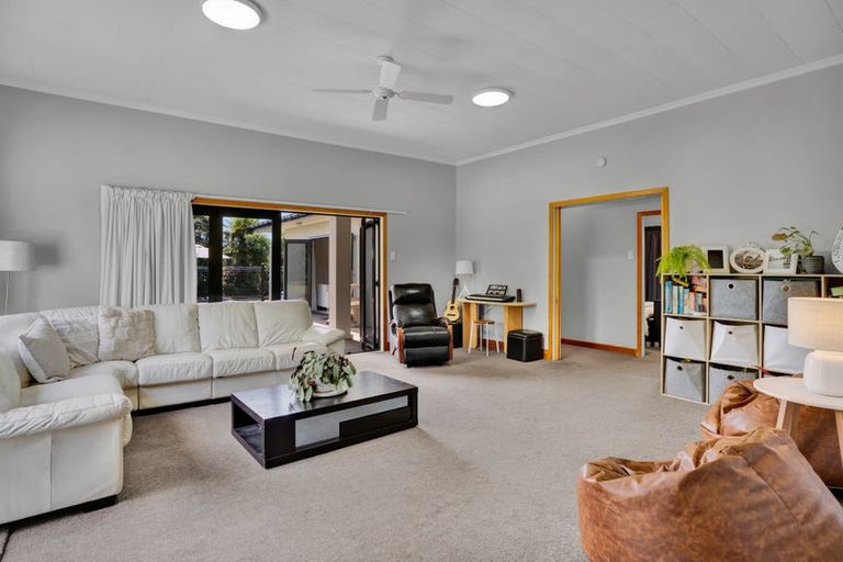 Photo of property in 300 Awai Road, Tarurutangi, New Plymouth, 4372
