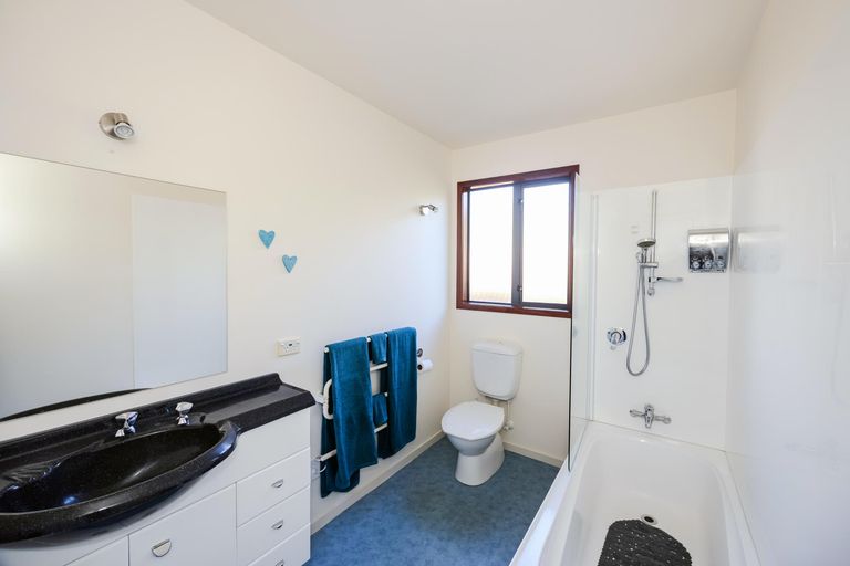 Photo of property in 16a Chambers Street, Kakanui, Oamaru, 9495